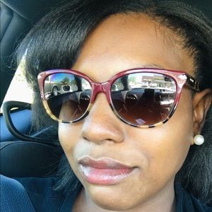 Meet your Posher, Cassandra